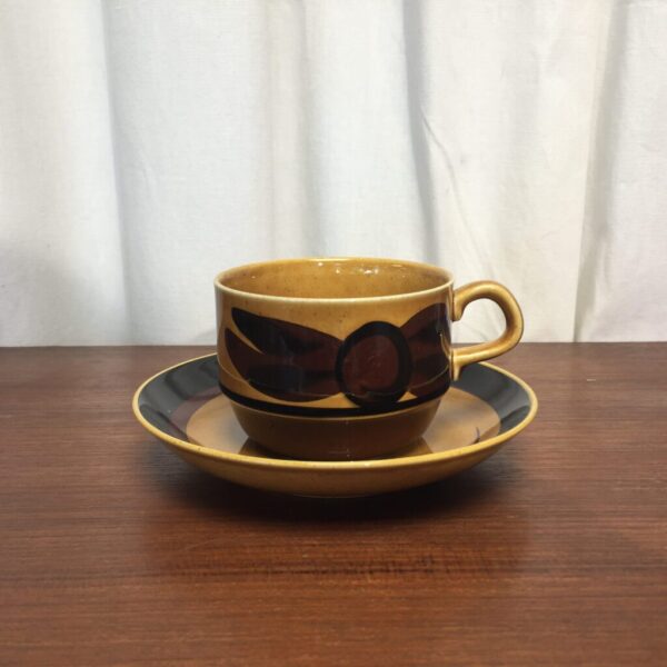 “Tuna” Teacup by Carl-Harry Stålhane